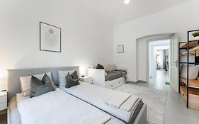 Nice Apartman In New Town Prague